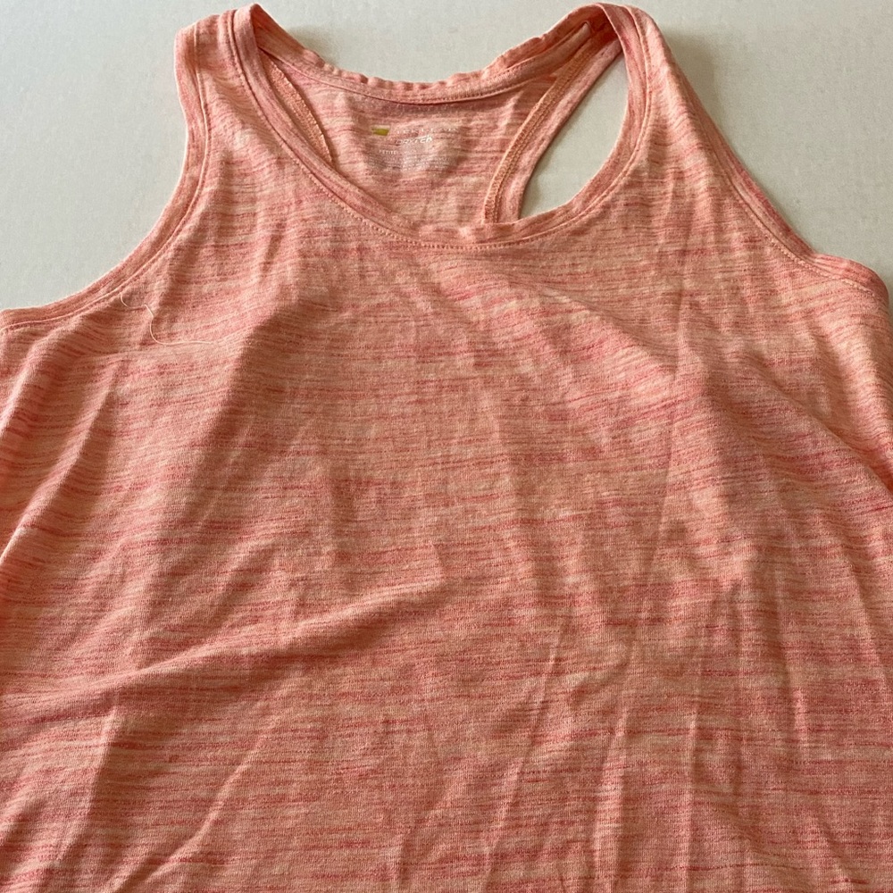 Tek Gear Active wear shirt size S  😎